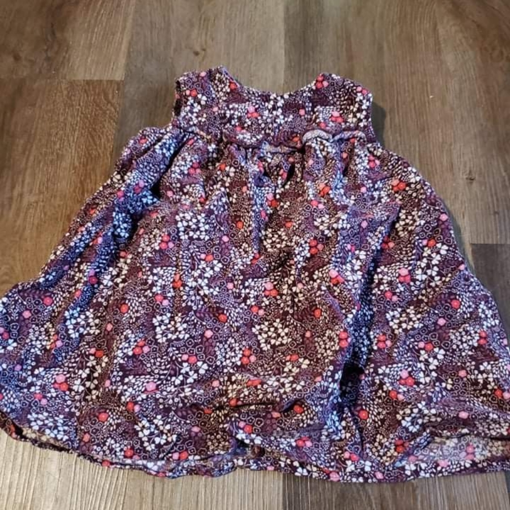 Too small - Picture 2 of 4
